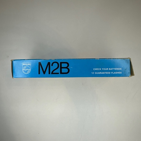 Vintage Philips M2B 11 Flashbulbs Camera Photography Original Box Rare Canada - Picture 3 of 3